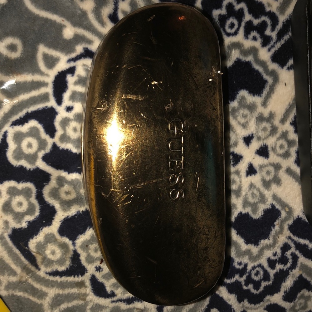 GUESS EYEGLASSES CASE ALL SOLID GOLD,GOLD LETTERS